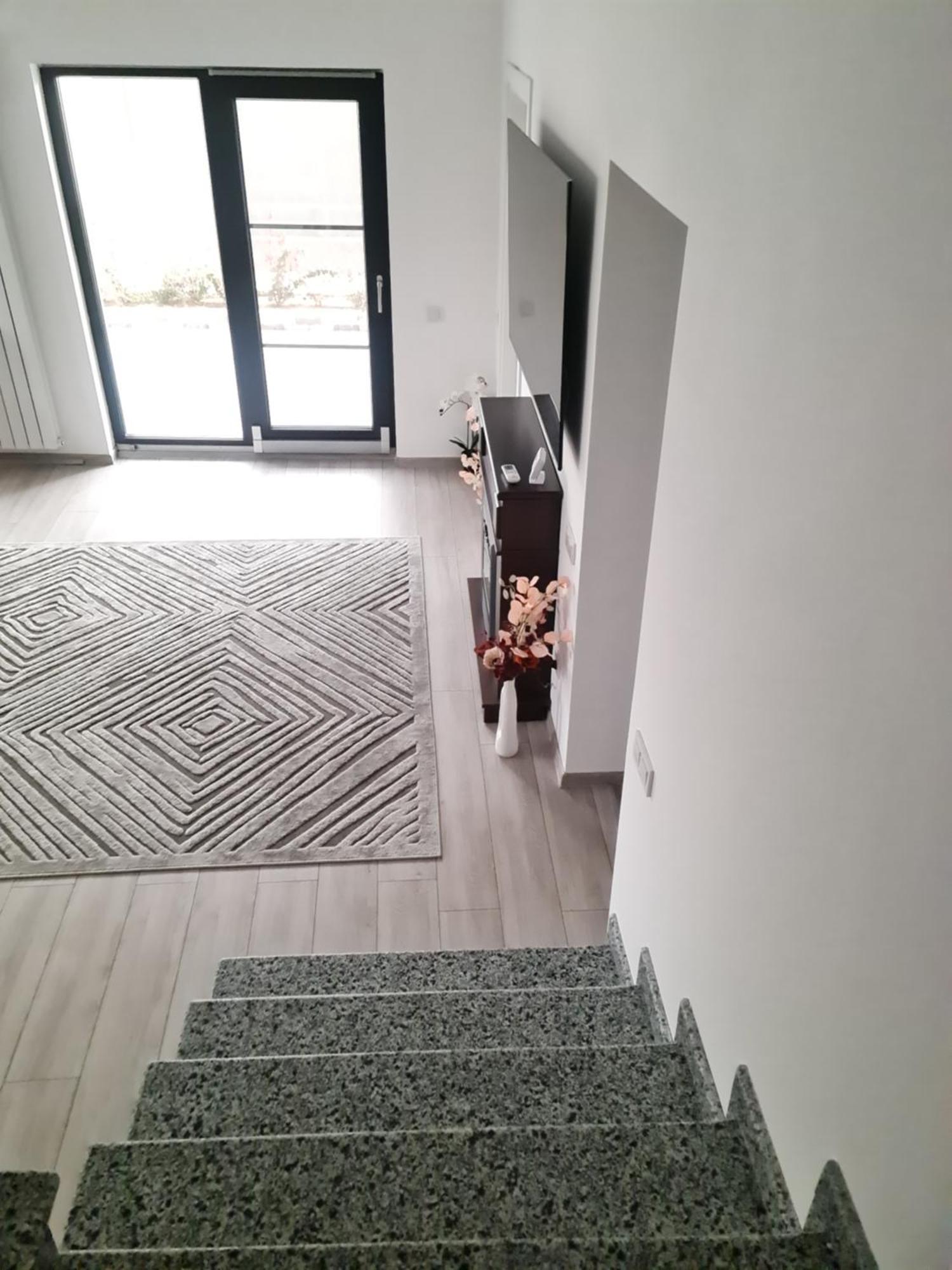 Villa Grey House Bucharest