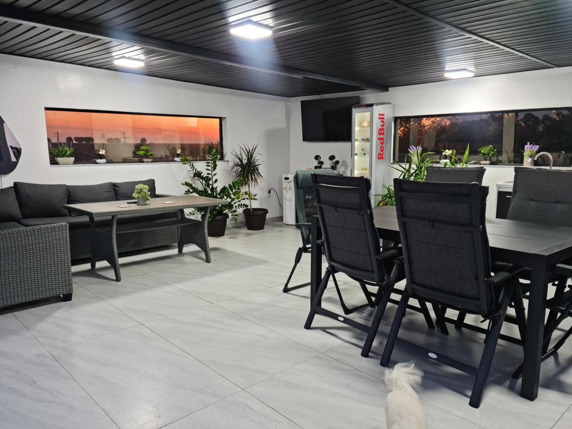 Villa Grey House *