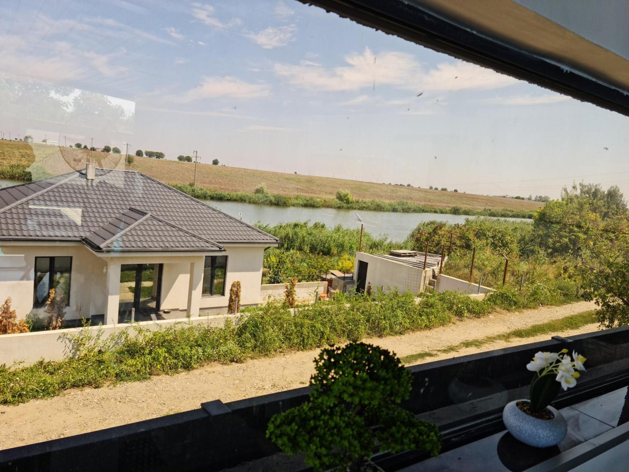Grey House Villa *