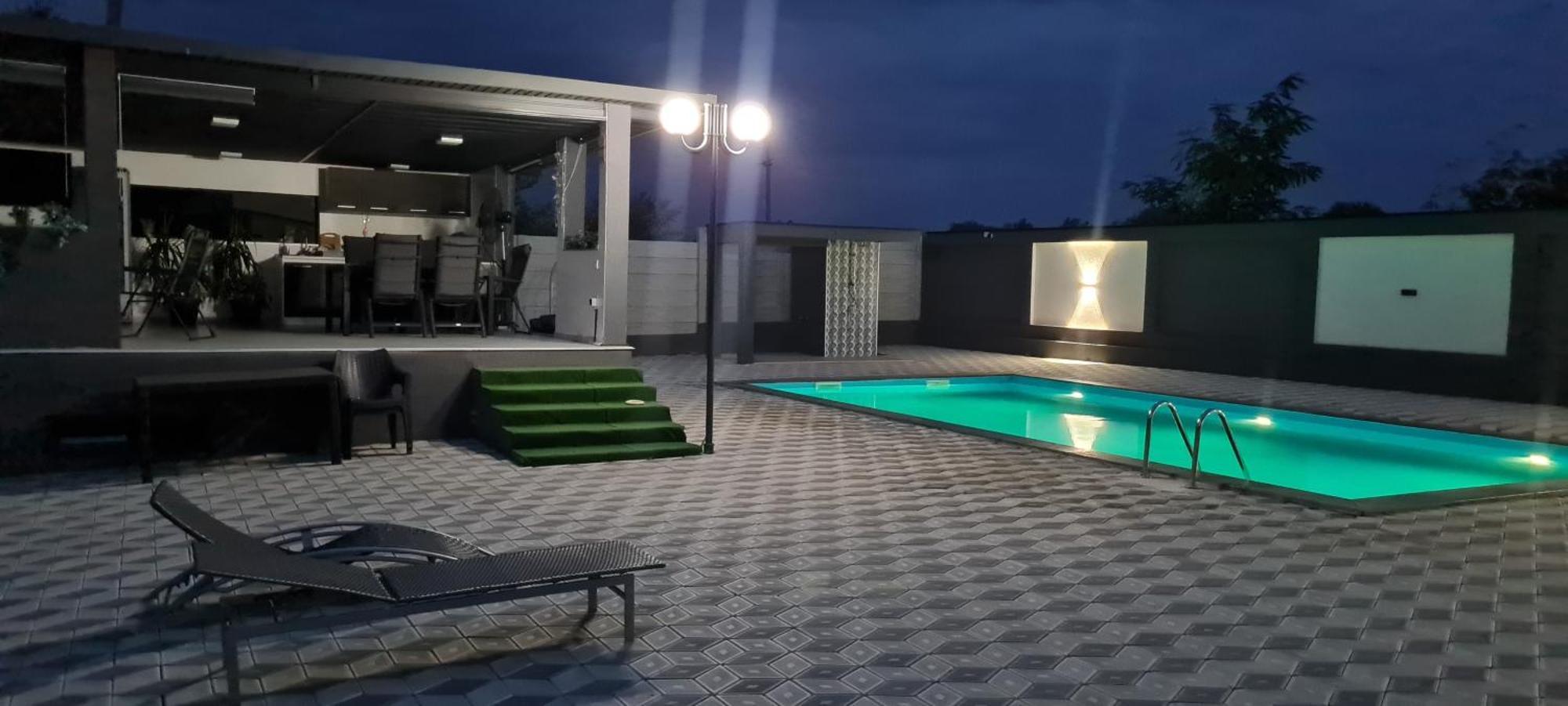Villa Grey House *