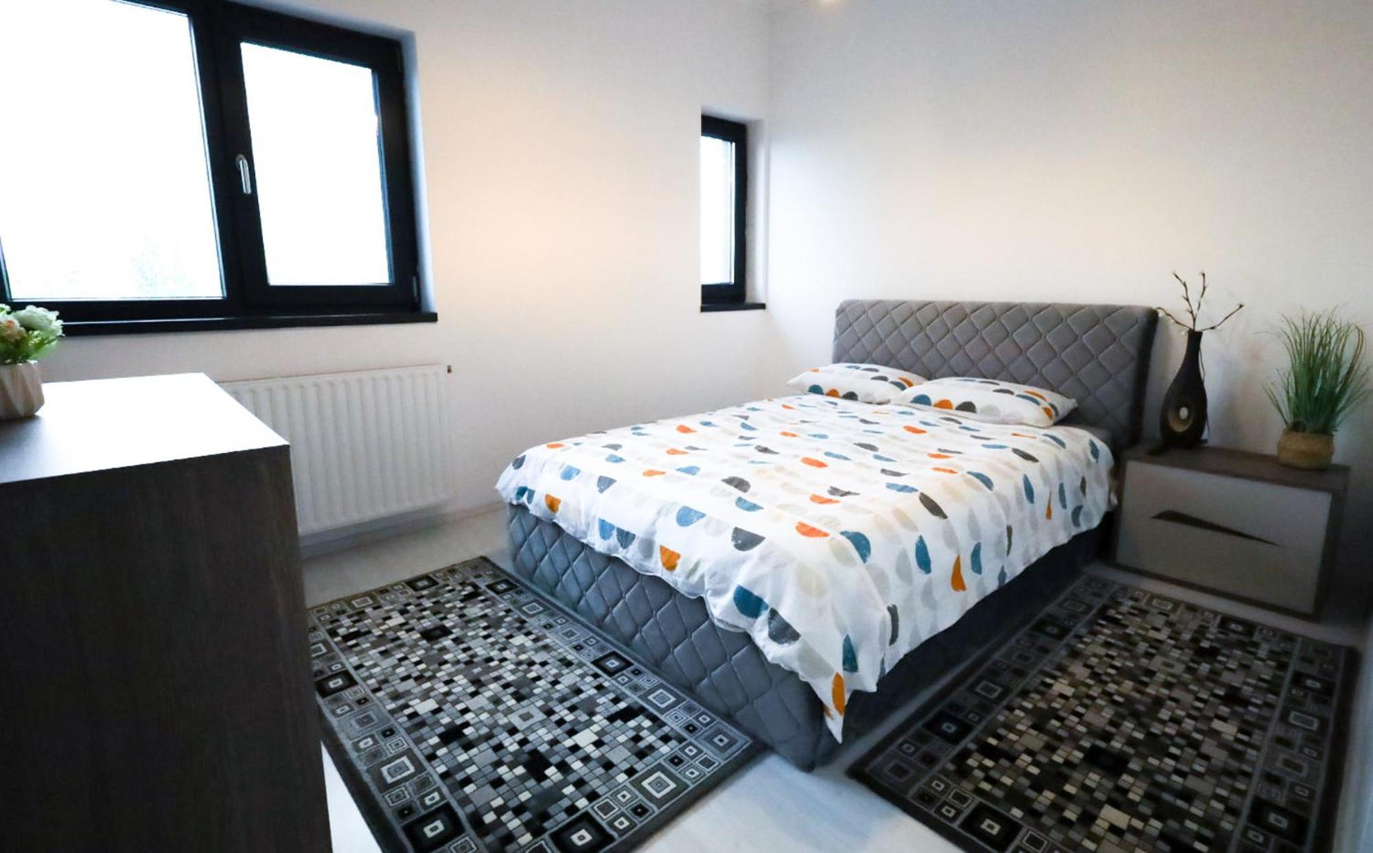 Grey House Vilă Bucureşti